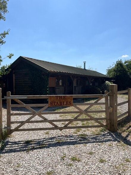 Upper Hoar Cross Road, Burton On Trent for sale - Primary Photo - Image 1 of 7
