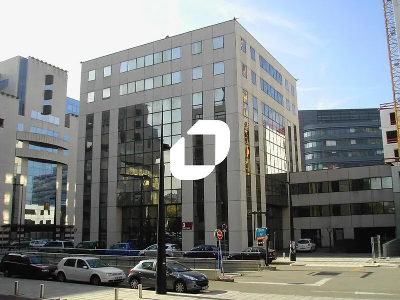 Location Bureaux 649 m² - Photo 1