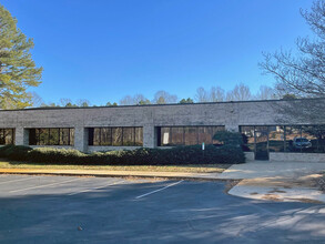 6204 Corporate Park Dr, Browns Summit, NC for sale Building Photo- Image 1 of 1