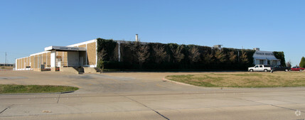 2011 S Town East Blvd, Mesquite, TX for rent Primary Photo- Image 1 of 2