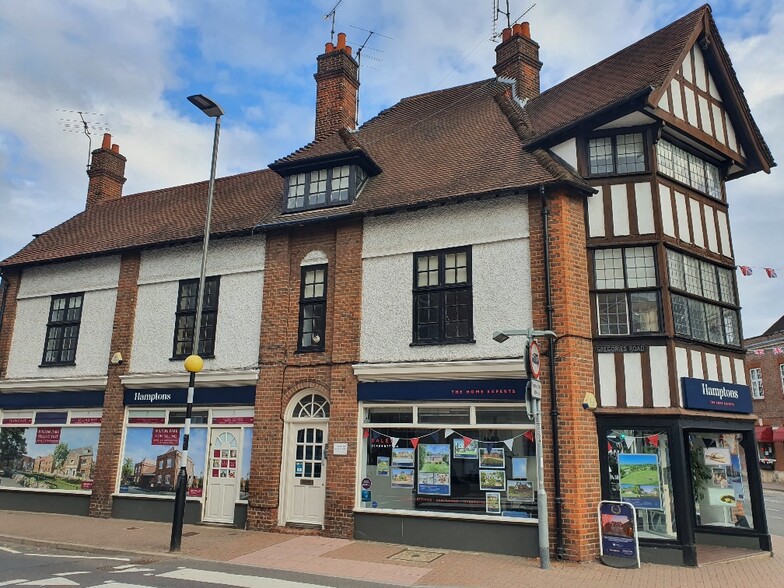 10 Burkes Para, Beaconsfield to rent - Building Photo - Image 1 of 1