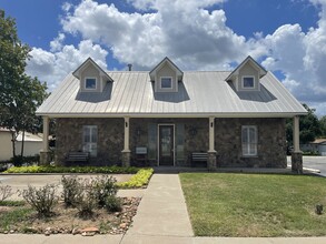 423 E Main St, Bellville, TX for sale Primary Photo- Image 1 of 1