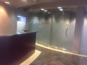 74199 El Paseo Dr, Palm Desert, CA to rent Interior Photo- Image 2 of 4