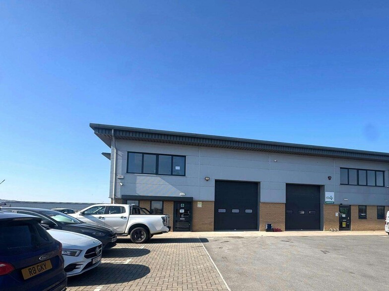 Light Industrial in 12 Beaufighter, Weston Super Mare to rent - Building Photo - Image 2 of 2