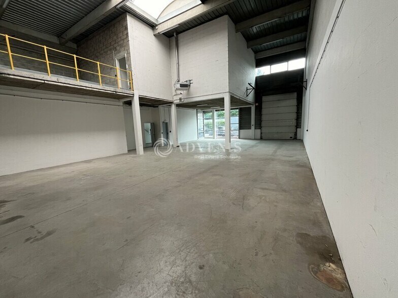 Light Industrial in Valenton to rent - Interior Photo - Image 2 of 6