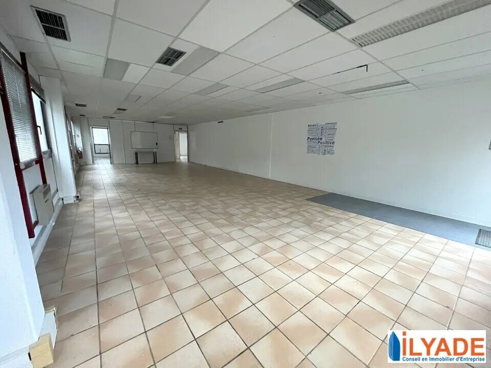 Location Bureaux 161 m² à 241 m² - Photo 1