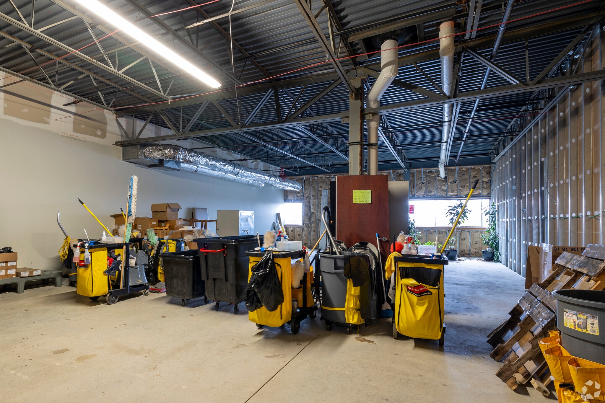 2300 Haggerty Rd, West Bloomfield, MI to rent Interior Photo- Image 1 of 1