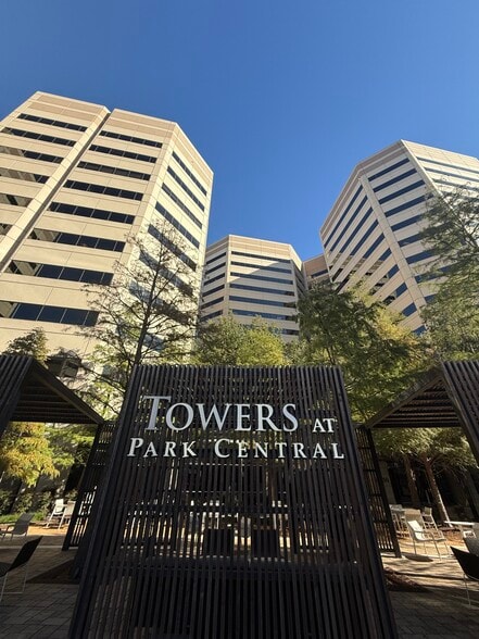 12750 Merit Dr, Dallas, TX to rent - Building Photo - Image 2 of 17