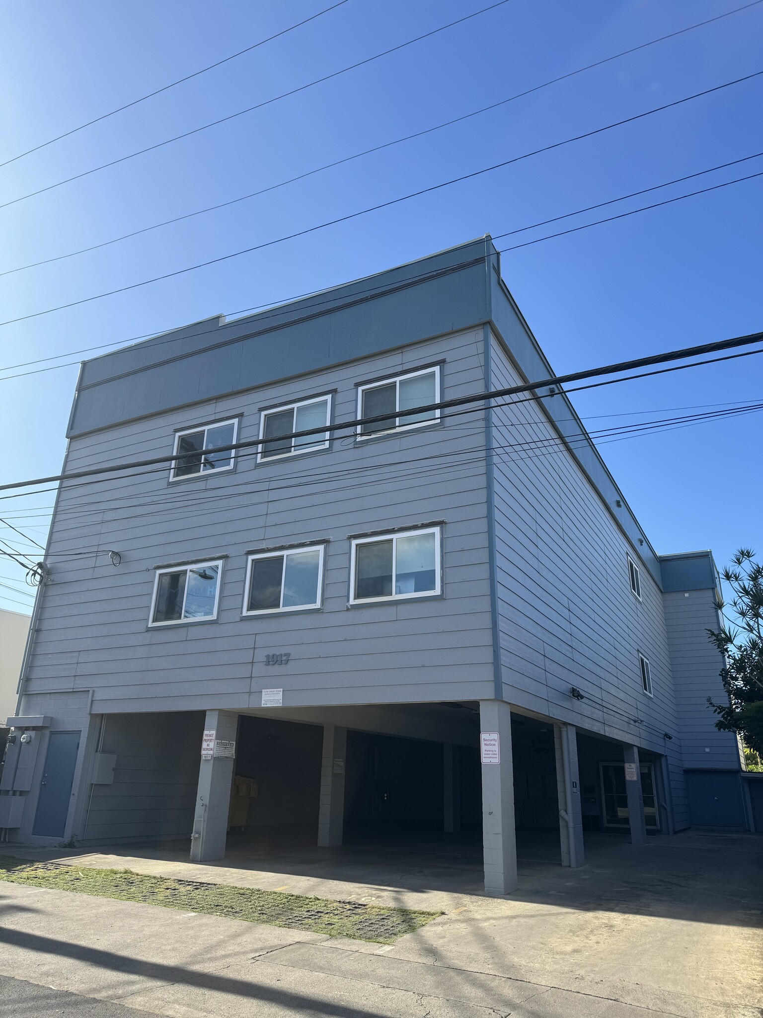 1917 Colburn St, Honolulu, HI for rent Building Photo- Image 1 of 5