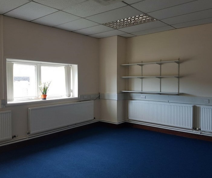 1 Potter Pl, Skelmersdale to rent - Interior Photo - Image 3 of 8