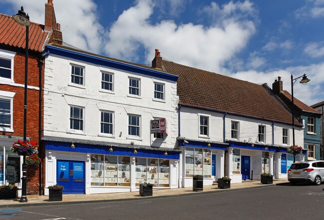More details for 2-3 Market Pl, Caistor - Retail to Rent