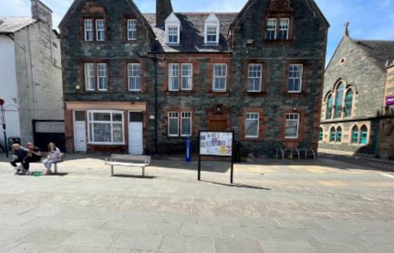 8 The Square, Aberfeldy for sale Building Photo- Image 1 of 1