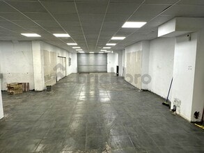 Retail in Esplugues de Llobregat, Barcelona to rent Building Photo- Image 2 of 25