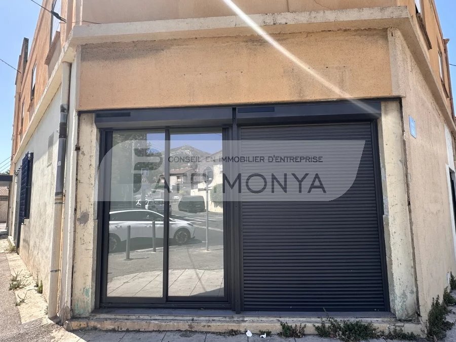 Retail in Marseille 11Eme to rent Building Photo- Image 1 of 5