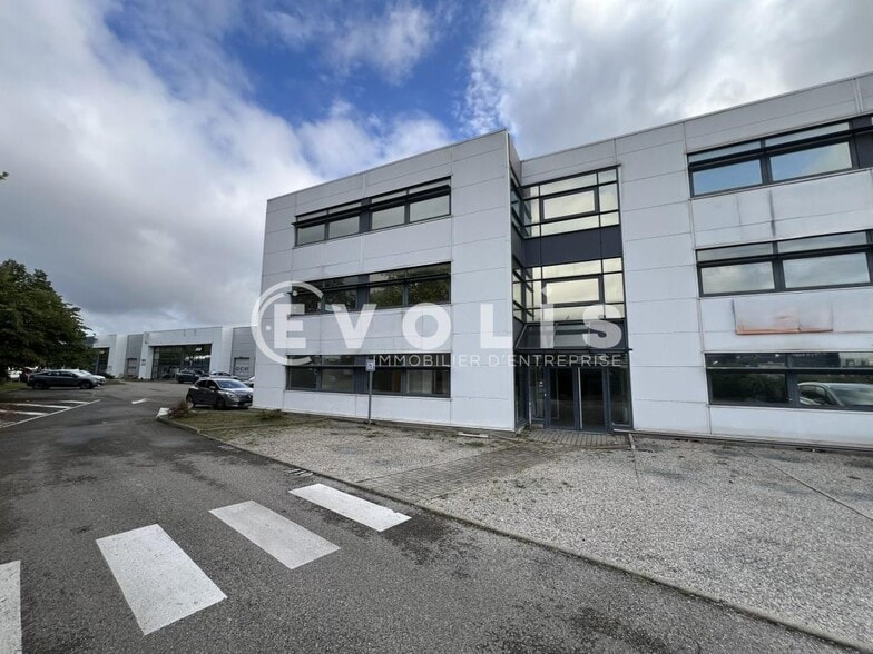 81-83 Rue Elisée Reclus, Décines-Charpieu to rent - Building Photo - Image 3 of 28