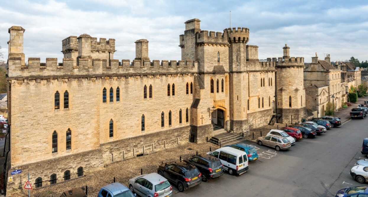 Cecily Hill, Cirencester to rent Primary Photo- Image 1 of 18