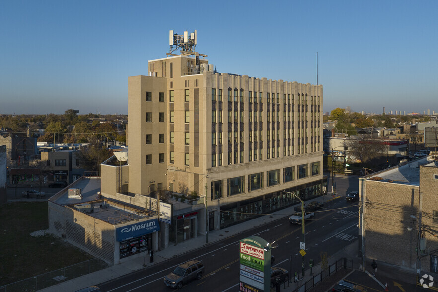 2800 N Milwaukee Ave, Chicago, IL for rent - Building Photo - Image 3 of 11