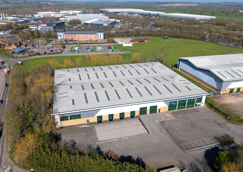 Middleton Clos, Banbury to rent - Building Photo - Image 2 of 4