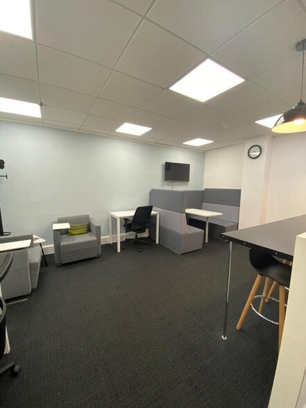 28-48 Cloth Market, Newcastle Upon Tyne to rent - Building Photo - Image 3 of 5