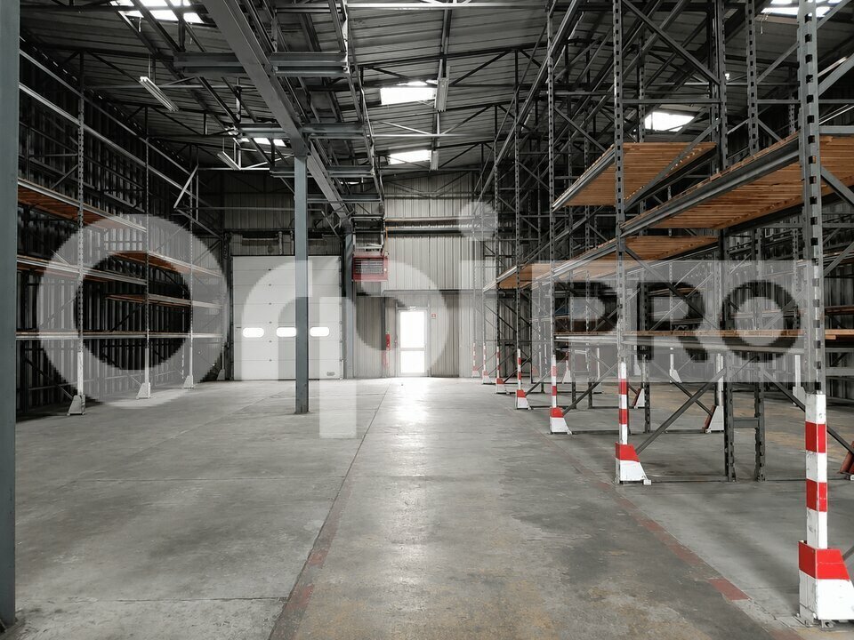 Light Industrial in Coignieres to rent Building Photo- Image 1 of 5
