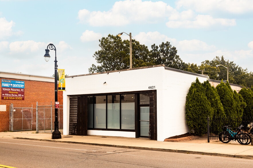 4621 W Vernor Hwy, Detroit, MI for sale - Building Photo - Image 2 of 11