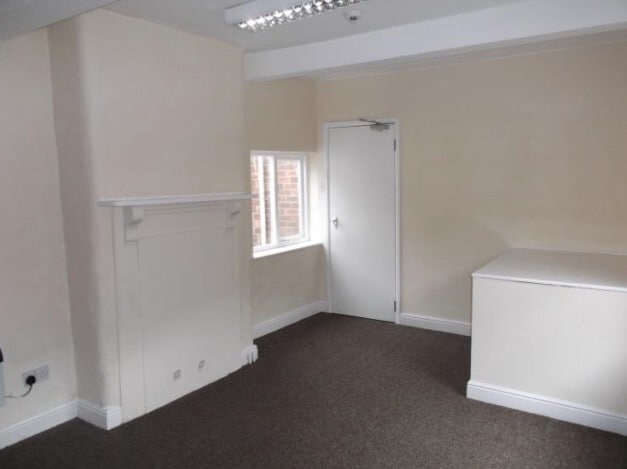 16 Church St, Oswestry to rent - Interior Photo - Image 3 of 4
