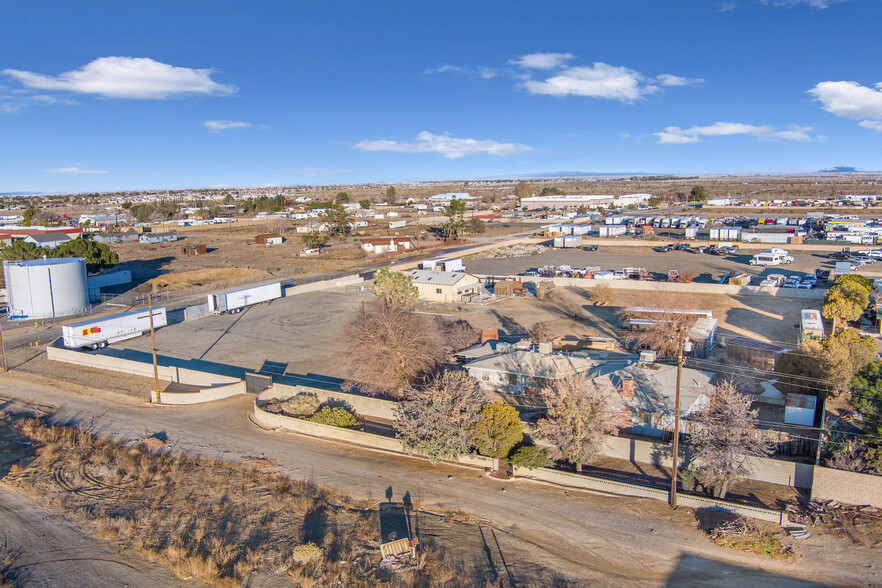 42338 5th St E, Lancaster, CA for sale - Primary Photo - Image 1 of 1