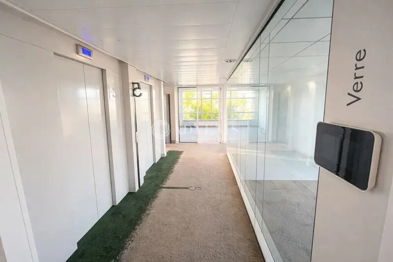 Office in Issy-les-Moulineaux to rent - Interior Photo - Image 3 of 5