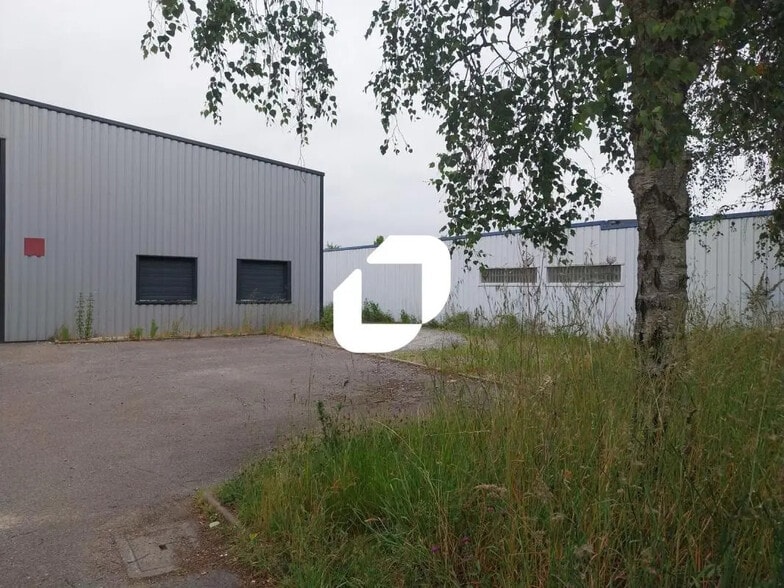 7 Rue Louis Pasteur, Treillières to rent - Building Photo - Image 3 of 5