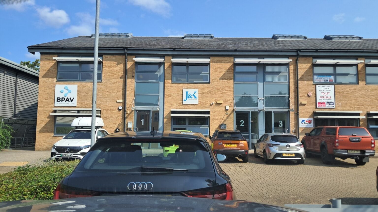 7 Wood End, Chineham for sale Primary Photo- Image 1 of 1