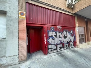 Retail in Madrid, Madrid to rent Interior Photo- Image 1 of 10