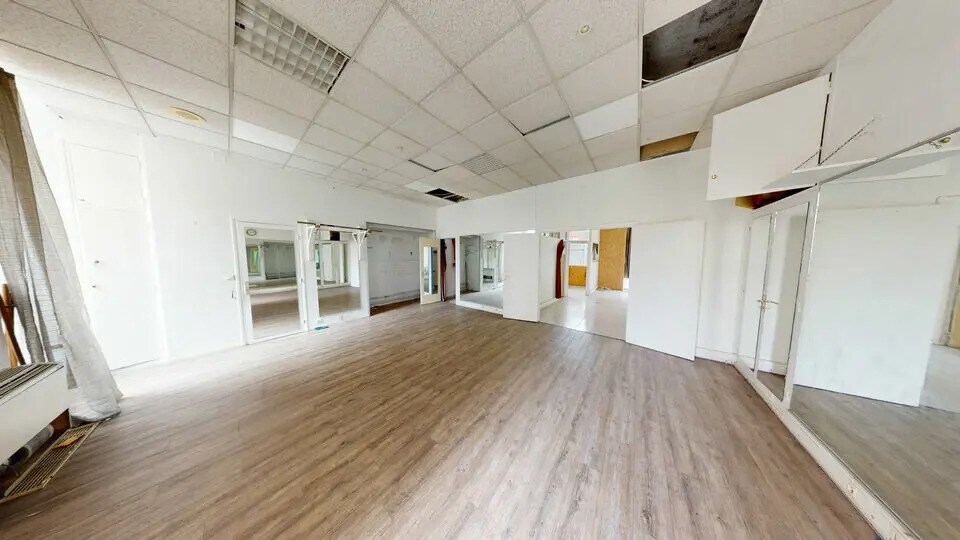 Retail in Nice for sale Building Photo- Image 1 of 6