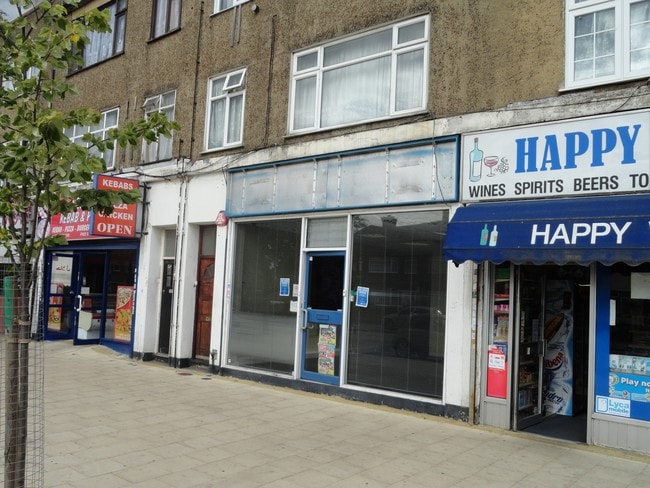 More details for 58 Whalebone Ln S, Dagenham - Retail to Rent