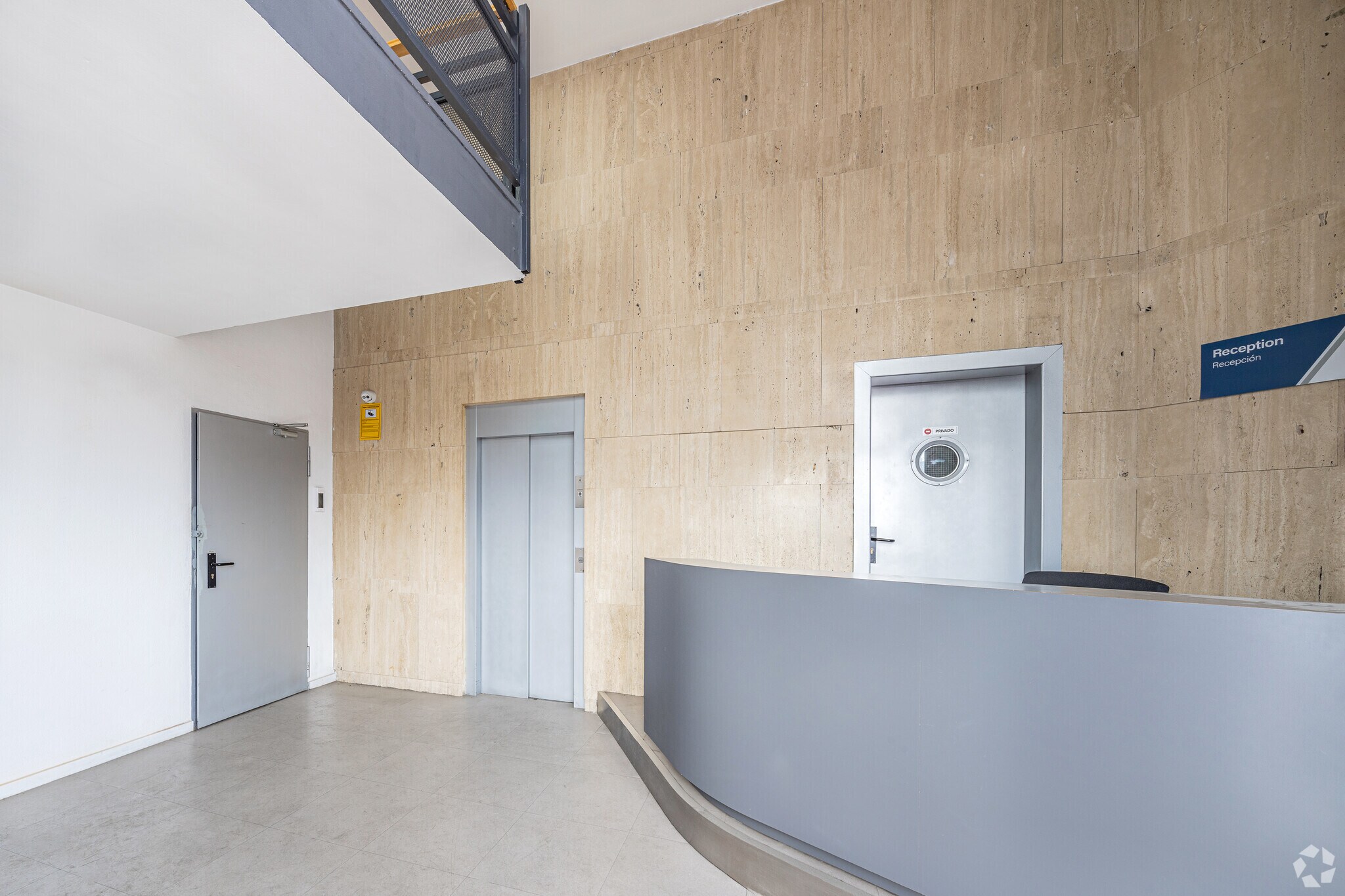 Office in Alcobendas, Madrid to rent Primary Photo- Image 1 of 15