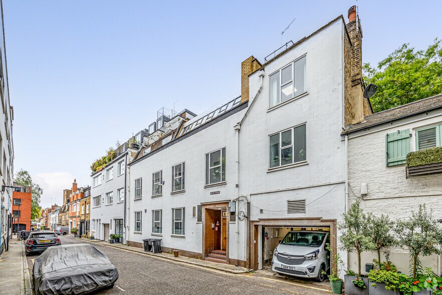 33 Johns Mews, London to rent - Primary Photo - Image 1 of 3