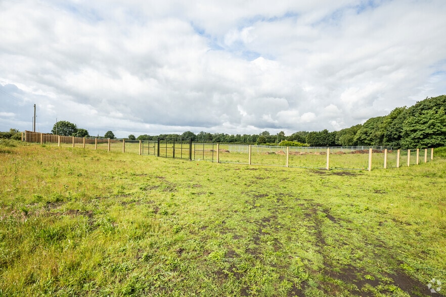 Knowsley Park, M57 Knowsley, Prescot to rent - Building Photo - Image 3 of 10
