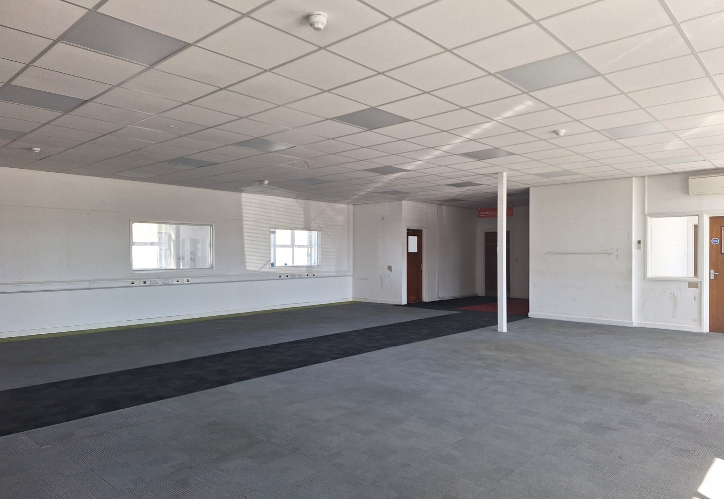 44 Banks Rd, Liverpool to rent Interior Photo- Image 1 of 1