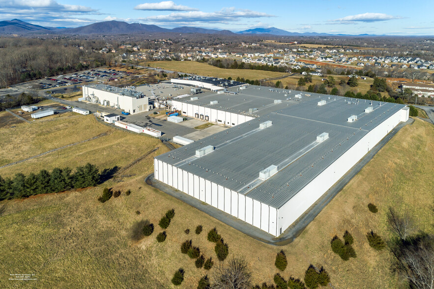 2150 Perrowville Rd, Forest, VA for sale - Building Photo - Image 1 of 1