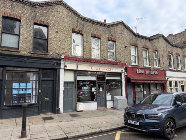 150 Fleet Rd, London to rent - Building Photo - Image 2 of 5