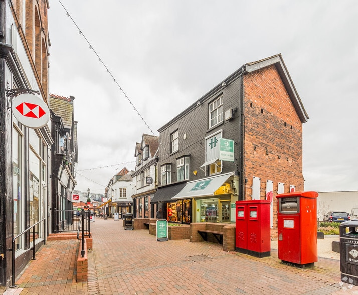 30 High St, Northwich to rent - Building Photo - Image 2 of 3