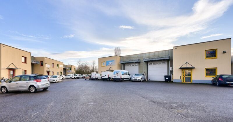 Light Industrial in Pontault-Combault to rent Building Photo- Image 1 of 16