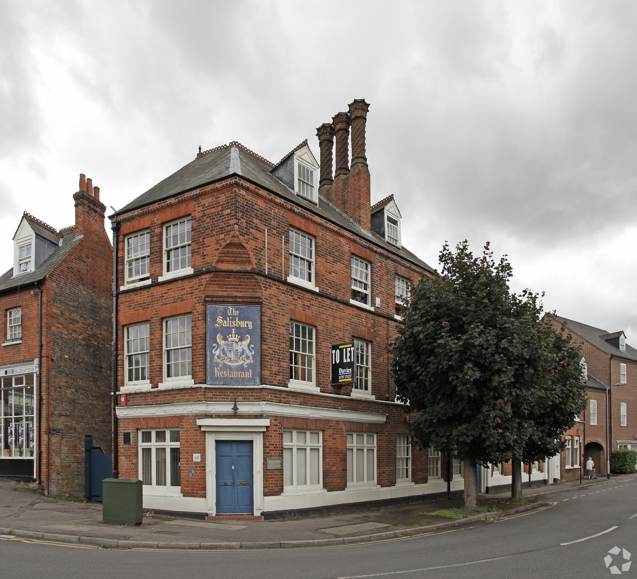 15 The Broadway, Hatfield for rent Building Photo- Image 1 of 6