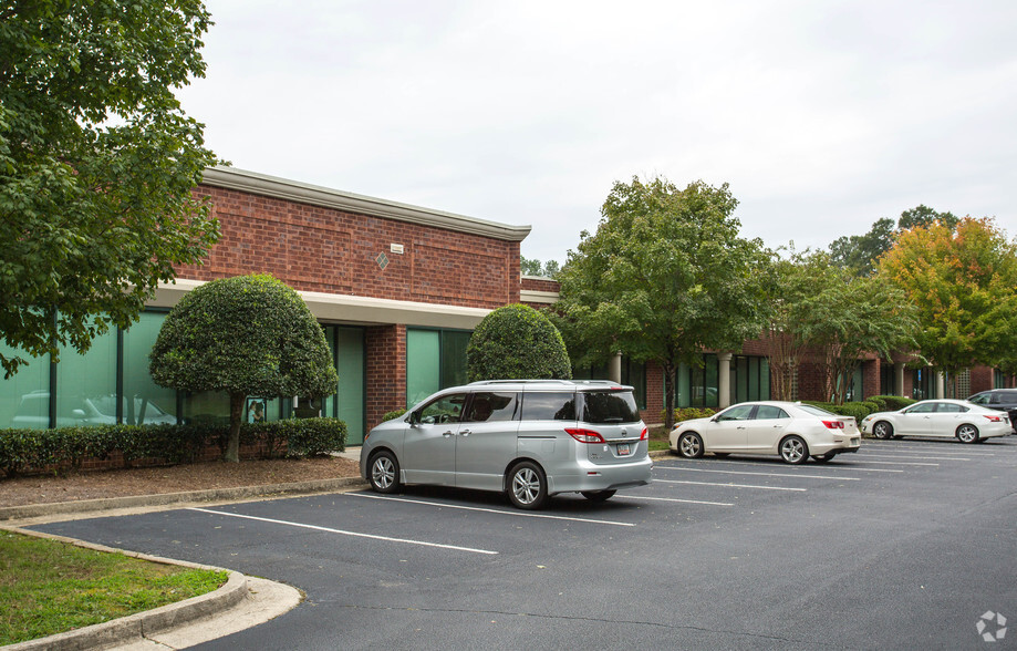 3050 Royal Blvd S, Alpharetta, GA for rent - Building Photo - Image 1 of 15