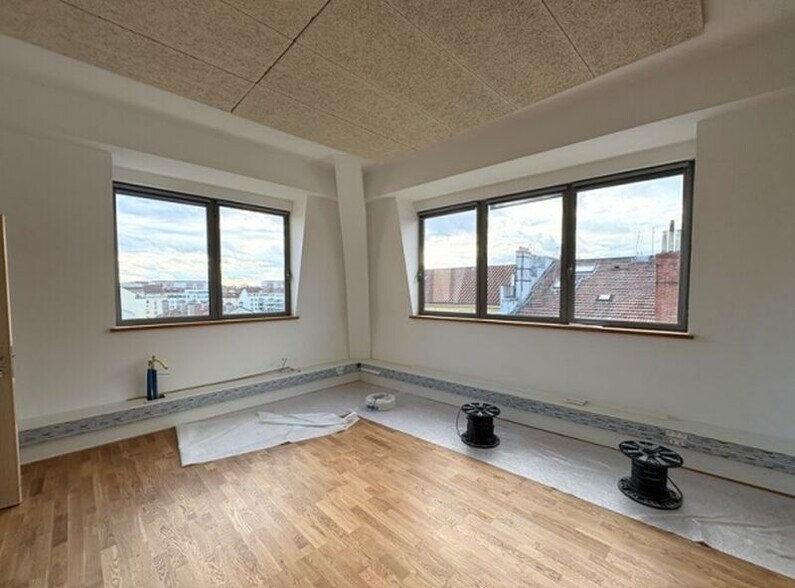 1 Rue Du Docteur Pierre-Fleury Papillon, Villeurbanne to rent - Interior Photo - Image 3 of 10