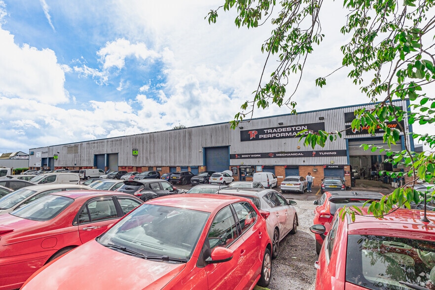 3-23 Kilbirnie Pl, Glasgow to rent - Building Photo - Image 2 of 2