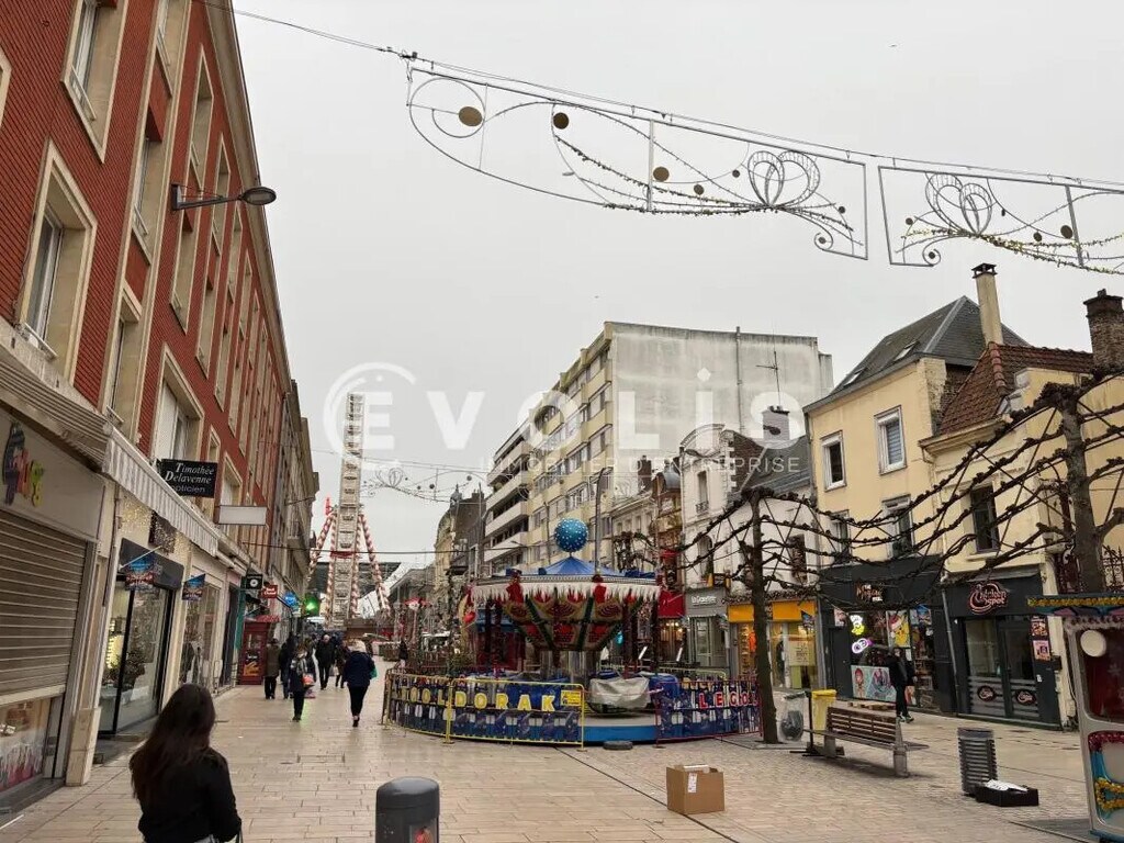 Location Commerce 180 m² - Photo 1