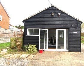 8 Wethersfield Rd, Sible Hedingham to rent Building Photo- Image 1 of 8