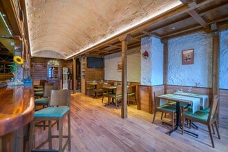 Retail in Sant Joan de Vilatorrada, Barcelona to rent Interior Photo- Image 2 of 45