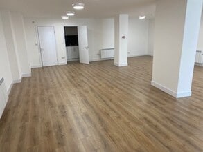 55 Commercial St, Hereford to rent Interior Photo- Image 2 of 2