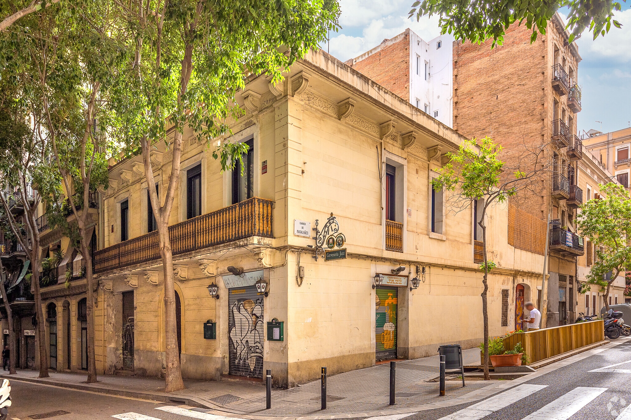 3 espacios en venta portfolio of 2 properties for sale on LoopNet.co.uk Building Photo- Image 1 of 13